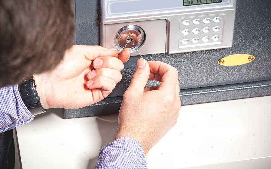 comment forcer une serrure de porte Sarcelles